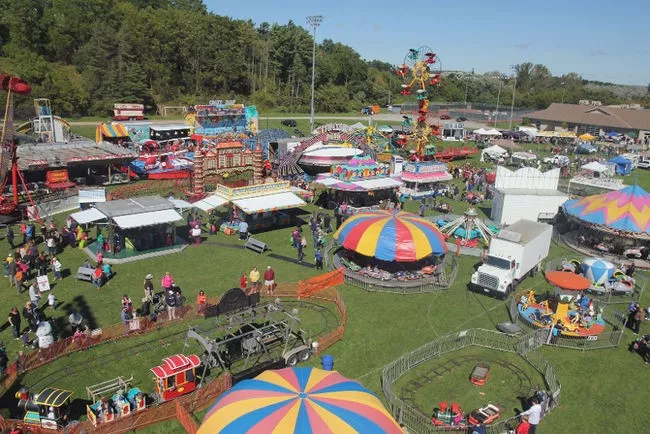 Fair needs helping hands